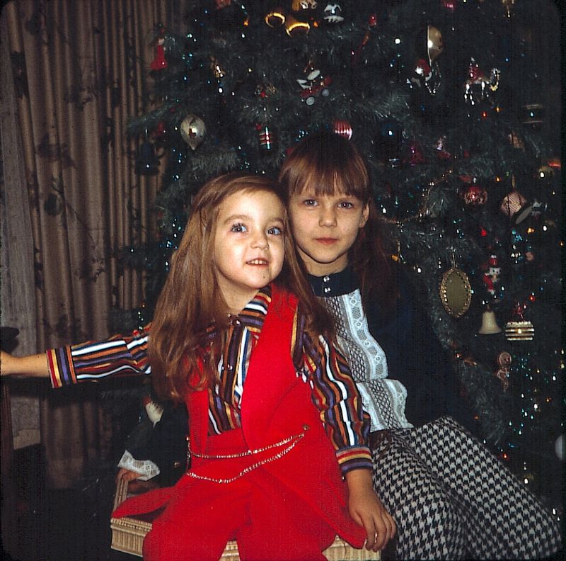 30 Intimate Snapshots Show How Americans Enjoyed Christmas in the 1970s ~  Vintage Everyday